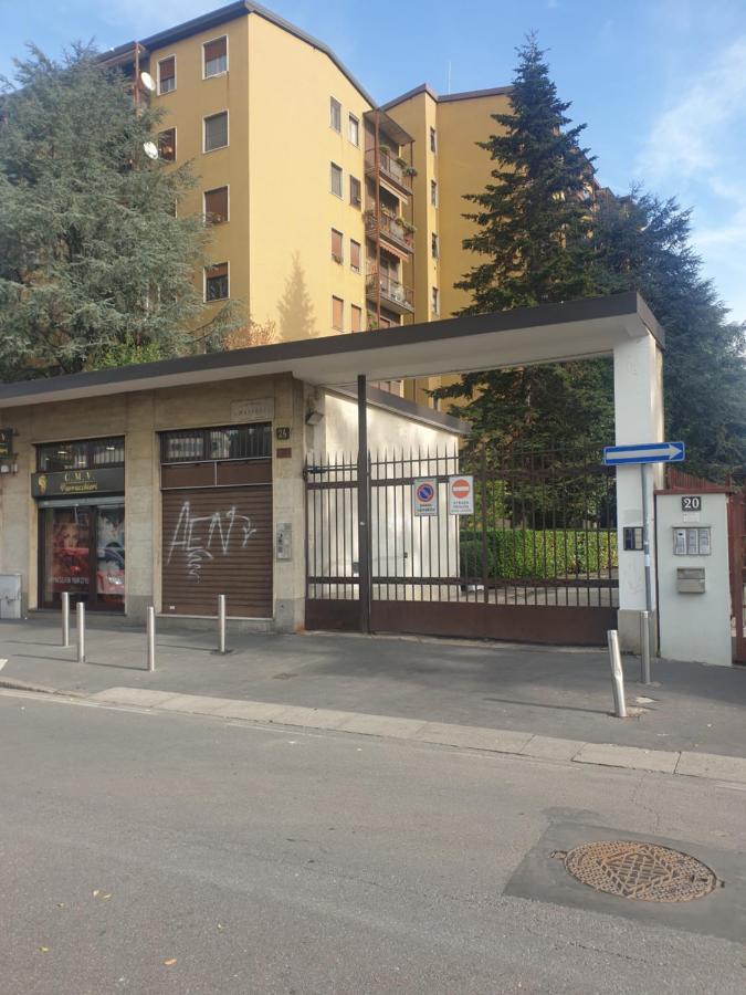 Maffucci 24 Bilocale Molto Spazioso E Moderno Милано Екстериор снимка